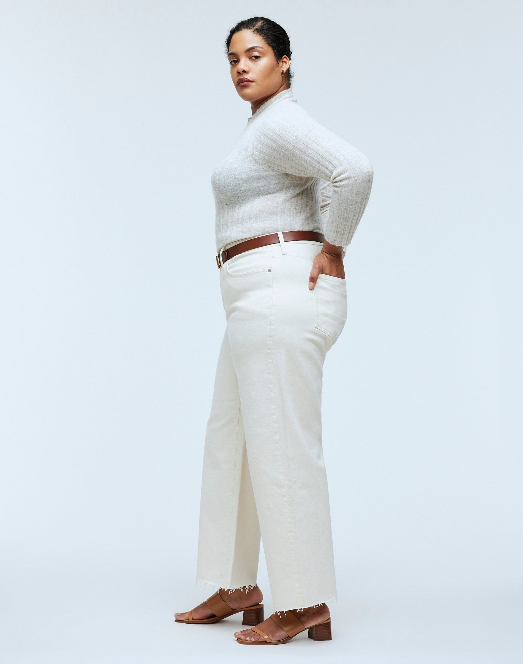 4 size - 18 W