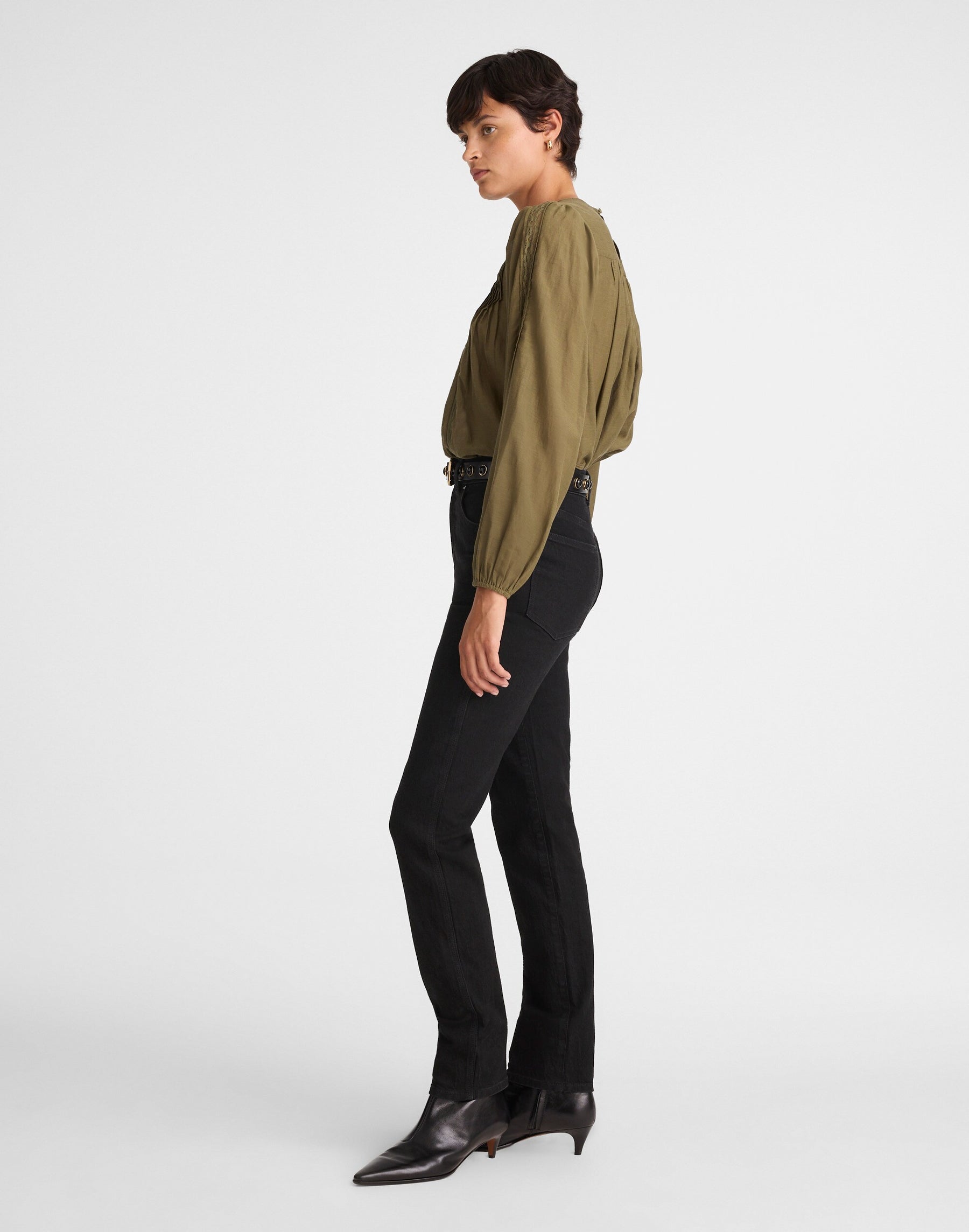 4 waist size - 28