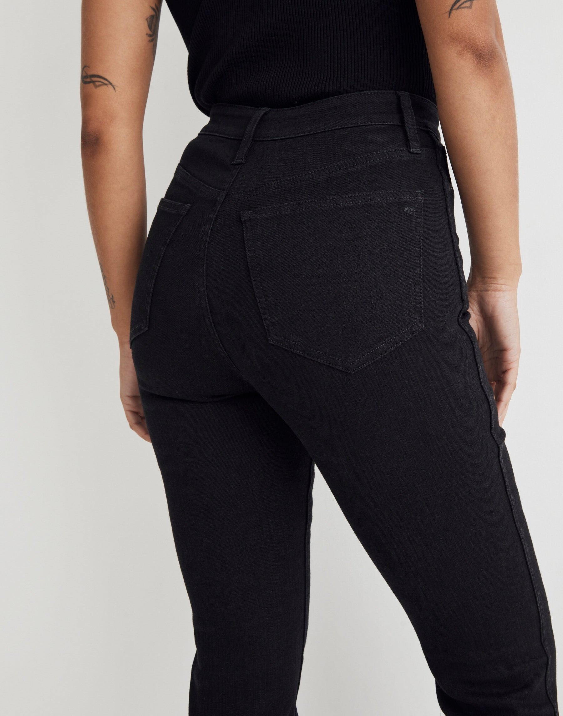6 waist size - 25