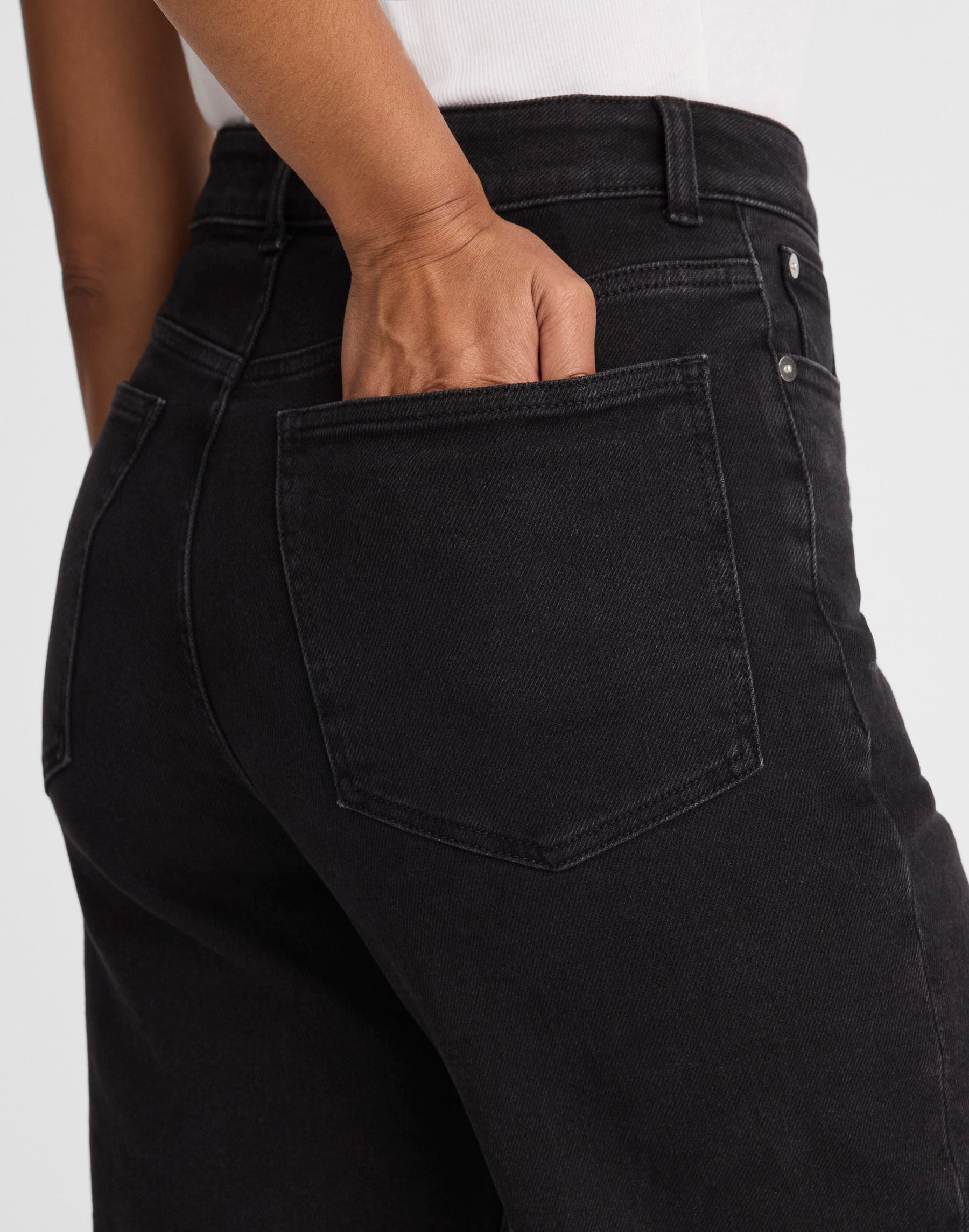 6 waist size - 28