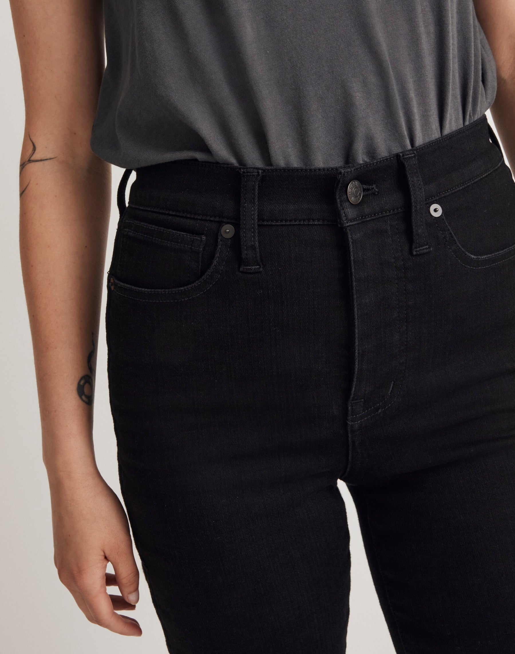 6 waist size - 25
