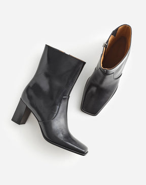 1 shoe size - 8