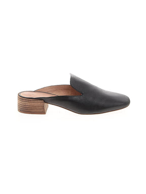 1 shoe size - 8