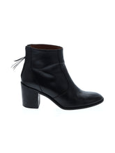 1 shoe size - 9