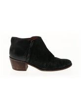 1 shoe size - 7