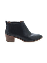 1 shoe size - 7 1/2