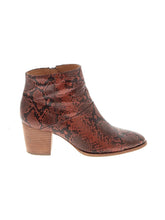 1 shoe size - 8 1/2