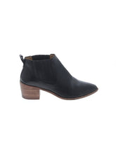 1 shoe size - 9 1/2