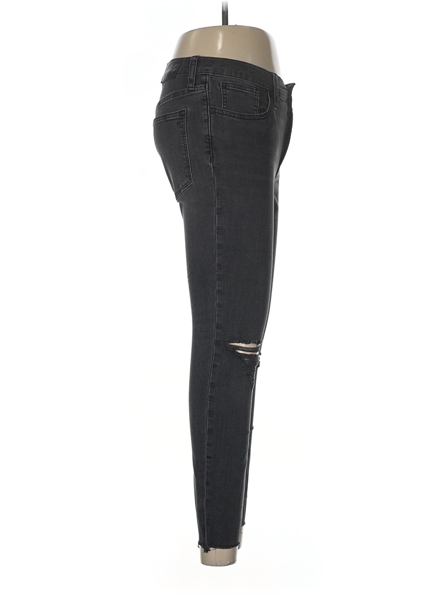 3 waist size - 28 P