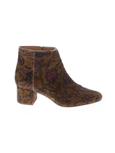 1 shoe size - 10
