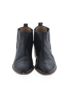 2 shoe size - 9 1/2