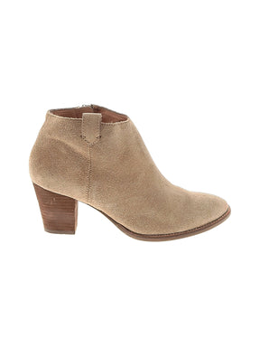1 shoe size - 7 1/2