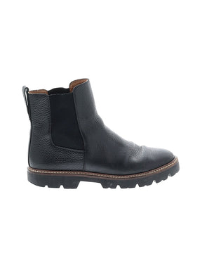 1 shoe size - 8