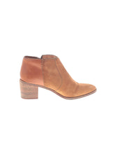 1 shoe size - 9