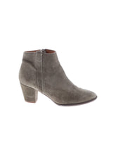 1 shoe size - 7 1/2