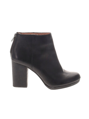 1 shoe size - 7 1/2