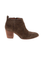 1 shoe size - 7 1/2