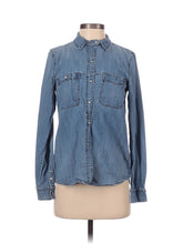 Long Sleeve Button-Down Shirt size - S